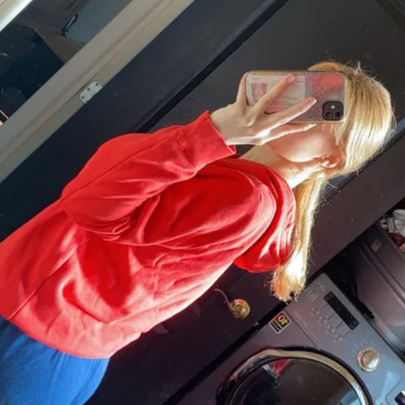 Adidas red hoodie size XL (for kids) - Picture 2 of 5